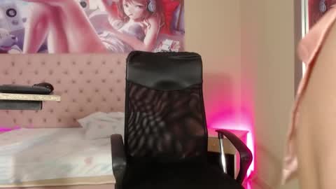 Snapshot of alice_sofia chatting on 02/20/25, 02:35 Sofia online show from 02/20/25, 02:35