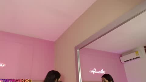 Snapshot of alice_sofia chatting on 04/26/26, 12:36 Sofia online show from 04/26/26, 12:36