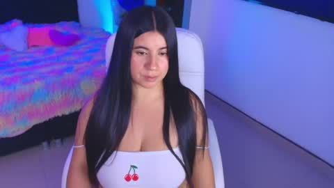 Snapshot of alice_sweet_e chatting on 06/06/26, 01:11 Alice online show from 06/06/26, 01:11