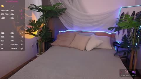 Alice  online show from 12/04/25, 12:25