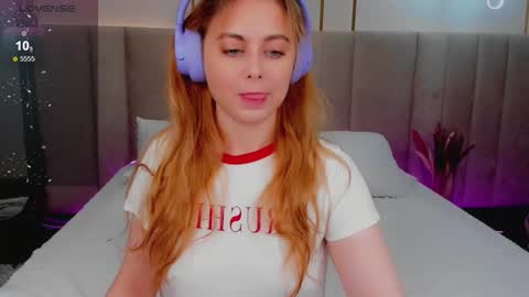 Snapshot of alice_wander chatting on 09/11/25, 02:22 Alice online show from 09/11/25, 02:22