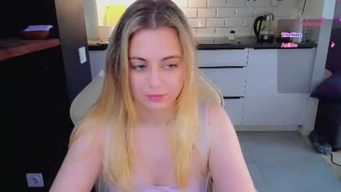 Snapshot of alice_wander chatting on 07/02/26, 05:02 Alice online show from 07/02/26, 05:02