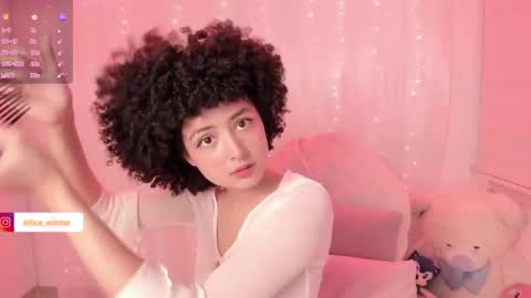 Alice  online show from 11/05/25, 06:08