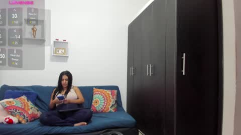 Snapshot of alice_williiams chatting on 01/13/25, 02:21 alice williiams online show from 01/13/25, 02:21