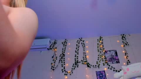 AliceCasey online show from 12/01/24, 05:13