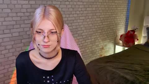 Snapshot of alicedews chatting on 02/17/26, 01:40 alice online show from 02/17/26, 01:40