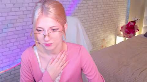 Snapshot of alicedews chatting on 02/22/26, 01:31 alice online show from 02/22/26, 01:31