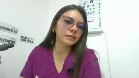 Snapshot of alicee16 chatting on 01/04/25, 04:43 alicee16 online show from 01/04/25, 04:43