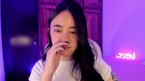 Snapshot of alicee_2 chatting on 12/04/24, 06:06 Aliceee .. 97YP9VWGZHrefnav wishlist lists 1 online show from 12/04/24, 06:06