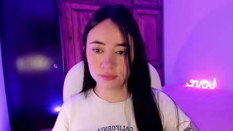 Snapshot of alicee_2 chatting on 12/12/24, 10:13 Aliceee .. 97YP9VWGZHrefnav wishlist lists 1 online show from 12/12/24, 10:13