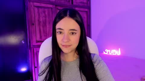 Snapshot of alicee_2 chatting on 12/30/24, 06:05 Aliceee .. 97YP9VWGZHrefnav wishlist lists 1 online show from 12/30/24, 06:05