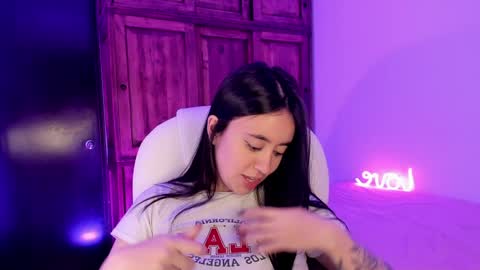 Snapshot of alicee_2 chatting on 01/06/25, 12:16 Aliceee .. 97YP9VWGZHrefnav wishlist lists 1 online show from 01/06/25, 12:16