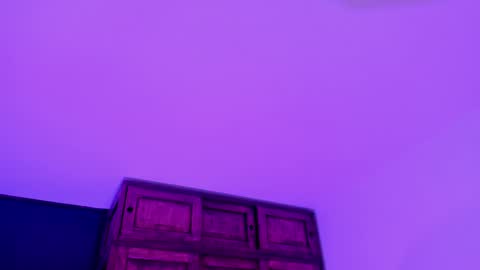 Snapshot of alicee_2 chatting on 01/16/25, 07:10 Aliceee .. 97YP9VWGZHrefnav wishlist lists 1 online show from 01/16/25, 07:10