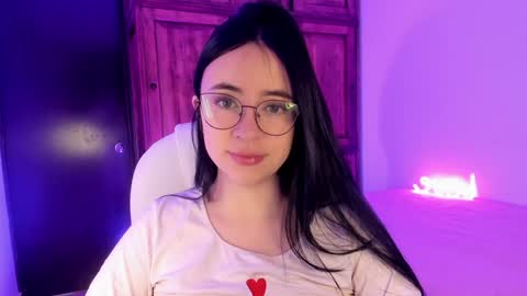 Snapshot of alicee_2 chatting on 02/05/25, 04:36 Aliceee .. 97YP9VWGZHrefnav wishlist lists 1 online show from 02/05/25, 04:36