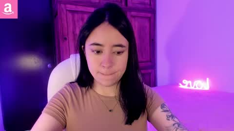 Snapshot of alicee_2 chatting on 03/05/25, 04:24 Aliceee .. 97YP9VWGZHrefnav wishlist lists 1 online show from 03/05/25, 04:24