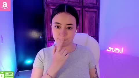 Snapshot of alicee_2 chatting on 10/01/25, 06:03 Aliceee .. 97YP9VWGZHrefnav wishlist lists 1 online show from 10/01/25, 06:03