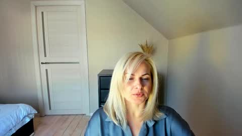 Alicee online show from 02/19/25, 10:01
