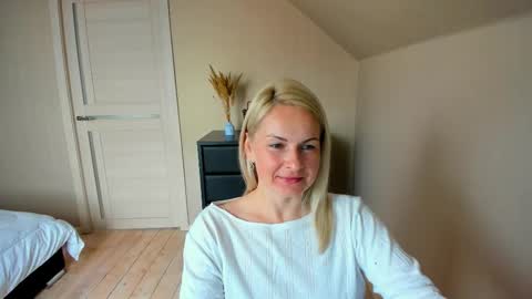 Alicee online show from 10/16/25, 07:20