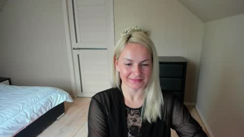 Alicee online show from 10/21/25, 06:58