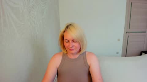 Alicee online show from 05/19/26, 09:37