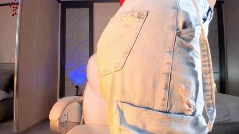 Snapshot of alicee_clark_ chatting on 02/20/26, 12:16 alicee_clark_ online show from 02/20/26, 12:16