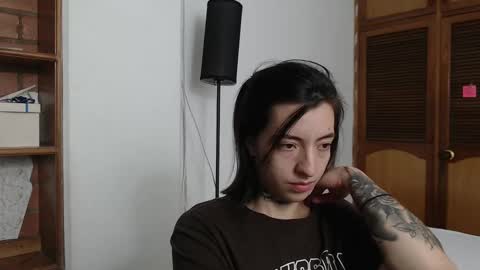 alicee_logan_ online show from 03/05/25, 02:03