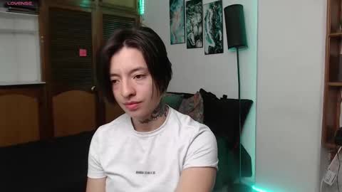 alicee_logan_ online show from 09/10/25, 02:00