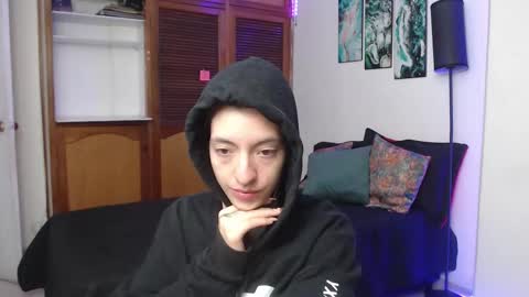 alicee_logan_ online show from 10/12/25, 01:48