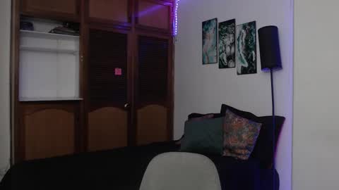 alicee_logan_ online show from 10/13/25, 01:38