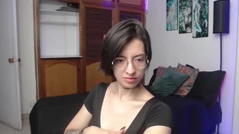 alicee_logan_ online show from 11/13/25, 01:26