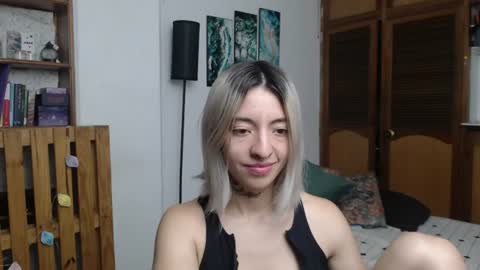 alicee_logan_ online show from 07/04/26, 01:23