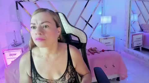 alicee online show from 05/17/26, 04:32