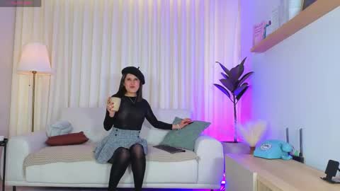 Snapshot of alicee_milf_ chatting on 05/26/26, 01:40 Aleja online show from 05/26/26, 01:40