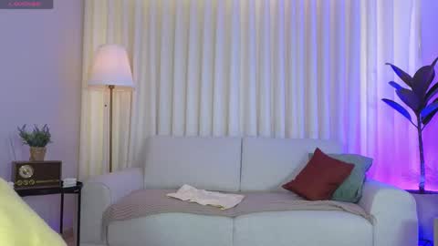 Snapshot of alicee_milf_ chatting on 05/30/26, 02:25 Aleja online show from 05/30/26, 02:25