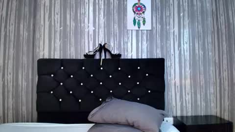 alicee_moonn online show from 12/20/25, 01:02