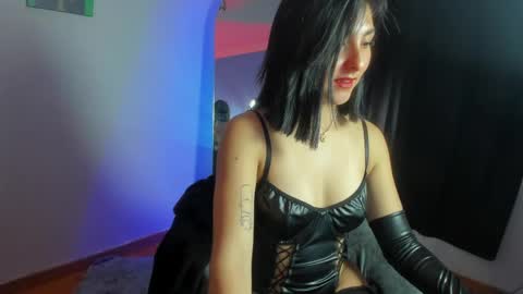 Snapshot of alicee_roos chatting on 05/19/26, 06:47 Alice online show from 05/19/26, 06:47