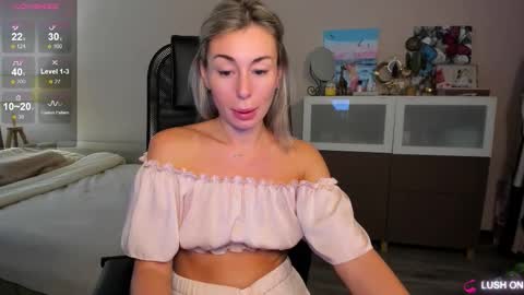 Daniella online show from 12/15/25, 03:33