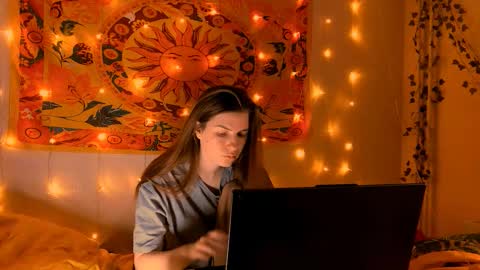 Alice online show from 02/15/26, 05:04