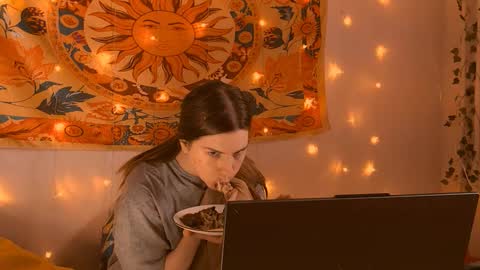 Alice online show from 02/15/26, 07:51