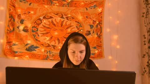 Alice online show from 04/11/26, 05:12