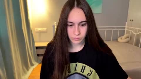 Snapshot of alicekollt chatting on 06/25/26, 12:42 alicekollt online show from 06/25/26, 12:42