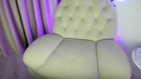 AliceLevine online show from 11/06/25, 05:08