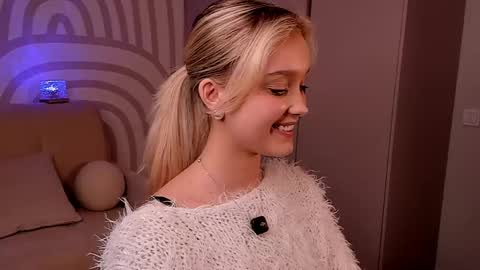 Serena online show from 04/17/26, 02:42