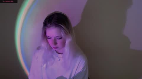 Alice online show from 09/24/25, 01:03