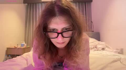 Snapshot of alicepinkhead chatting on 04/24/26, 09:56 AlicePinkhead online show from 04/24/26, 09:56