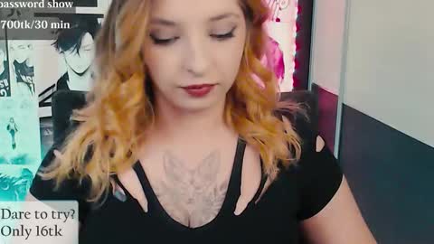 aliceriddle1 online show from 12/01/25, 07:41