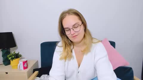 alicesensitive online show from 10/04/25, 06:22
