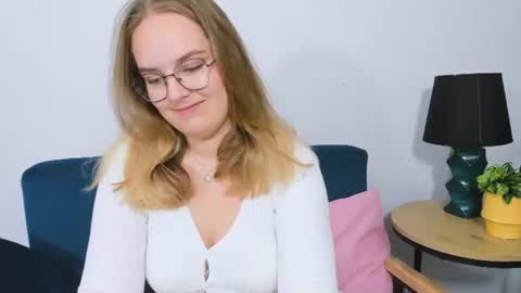 alicesensitive online show from 10/27/25, 11:03