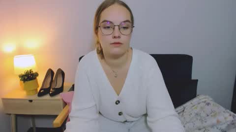 alicesensitive online show from 11/23/25, 10:26