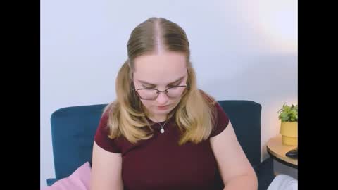 alicesensitive online show from 12/19/25, 01:07